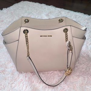 Jet Set Large Saffiano Leather Shoulder Bag in Powder Blush